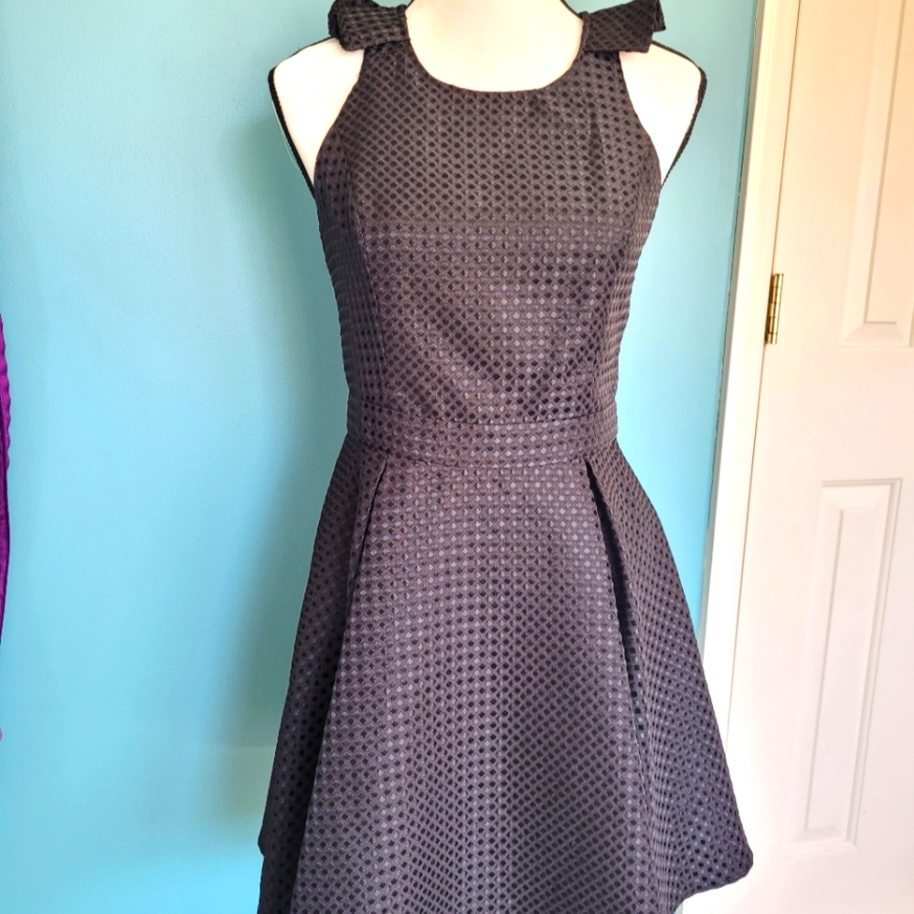 BCBG sleeveless dress A-line black texture  Generation collection
